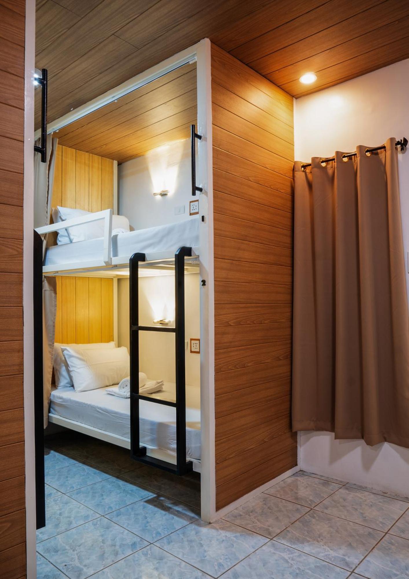 B&B Backpackers Coron Buitenkant foto